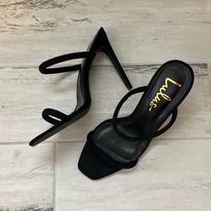 Lulus size 8 black heels. Worn once.